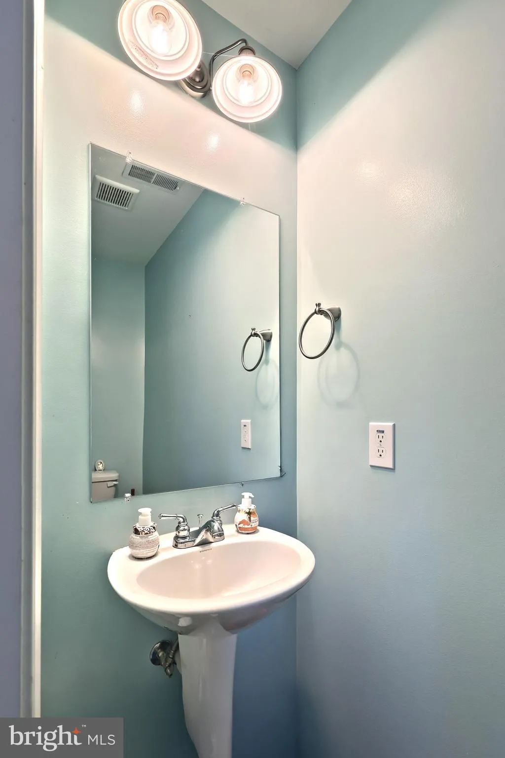 Hanover, Pennsylvania 17331, United States, 3 Bedrooms Bedrooms, ,3 BathroomsBathrooms,Residential,Active,142981