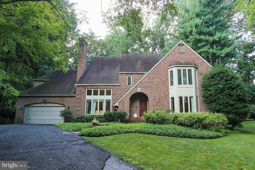 Spacious 5BR 4.5BA home on tree lined street in Bethesda New hardwoods throughout house with a newly updated Gourmet  Kitchen.  Banquet size dinning room, Family room with custom built ins, and study on the first floor. Master BR his&her closets. All BA recently remodeled. Screened in porch and flagstone patio. Crown molding & solid 6 panel doors throughout.
