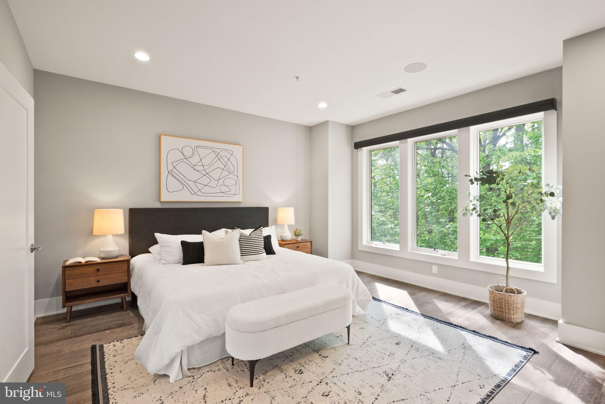 GROSVENOR HEIGHTS - Residential