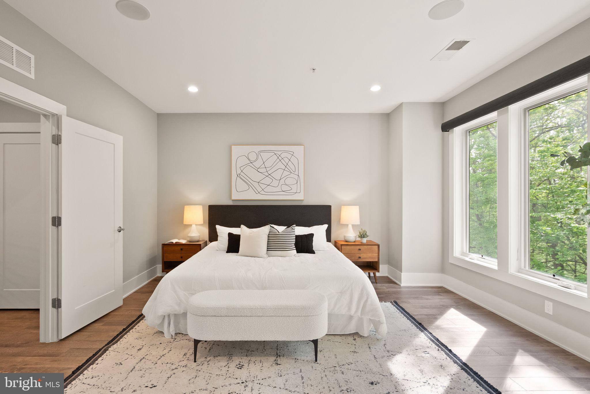 GROSVENOR HEIGHTS - Residential