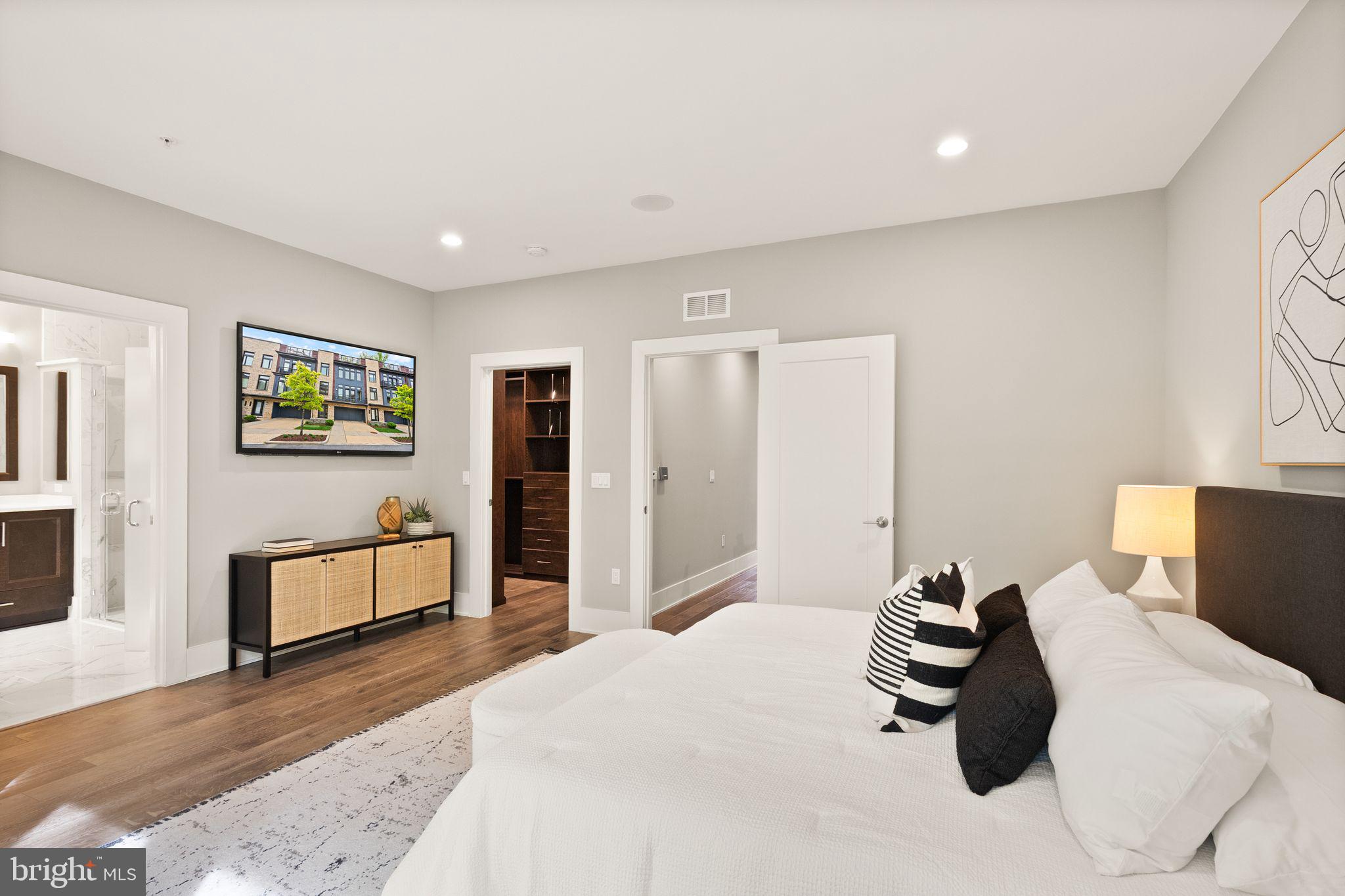 GROSVENOR HEIGHTS - Residential