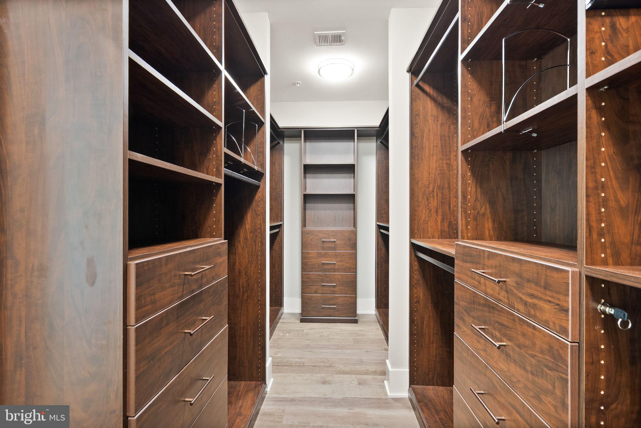 GROSVENOR HEIGHTS - Residential