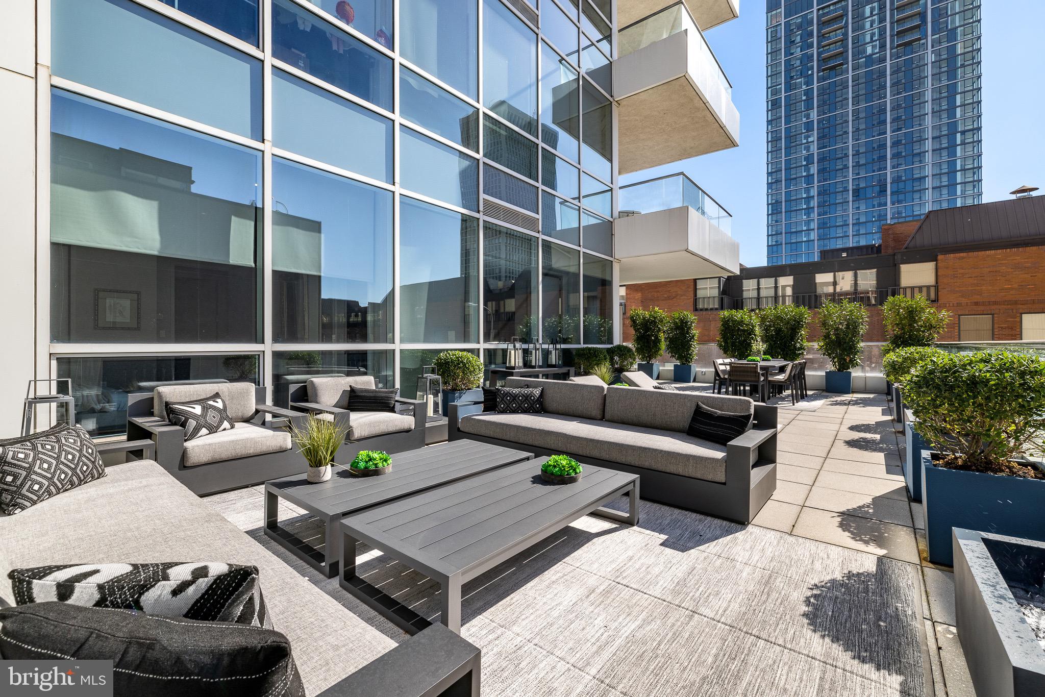 SOCIETY HILL - Residential