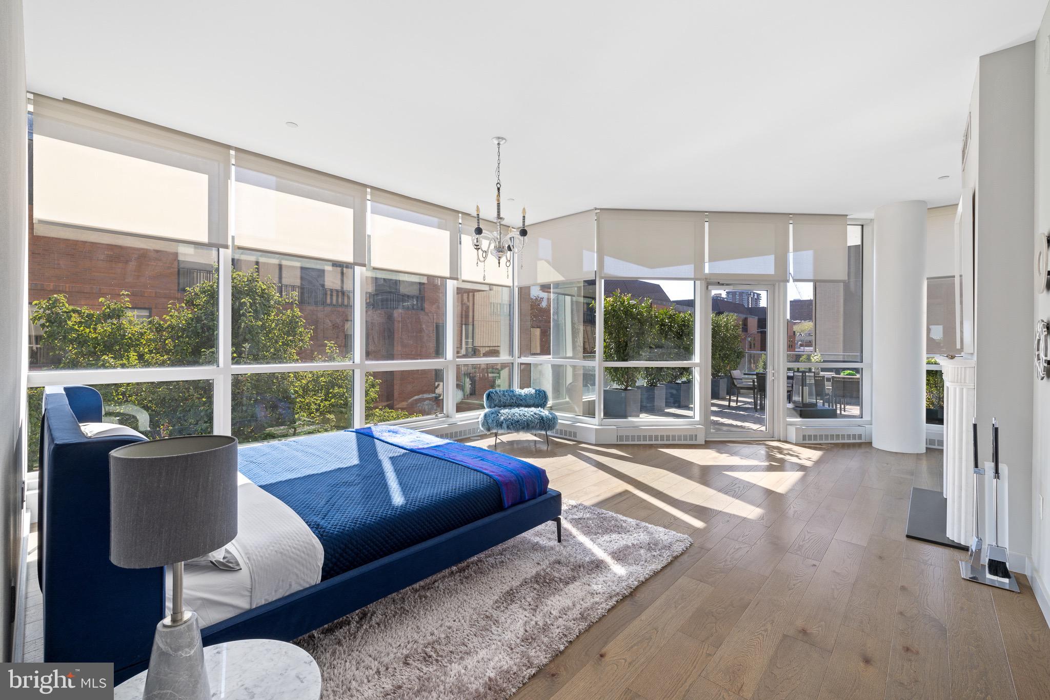 SOCIETY HILL - Residential