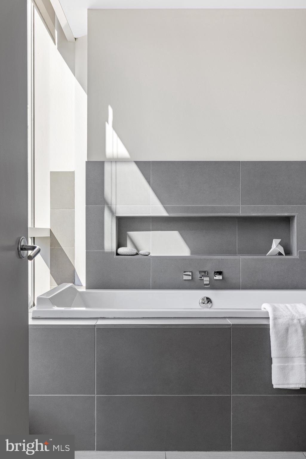 SOCIETY HILL - Residential