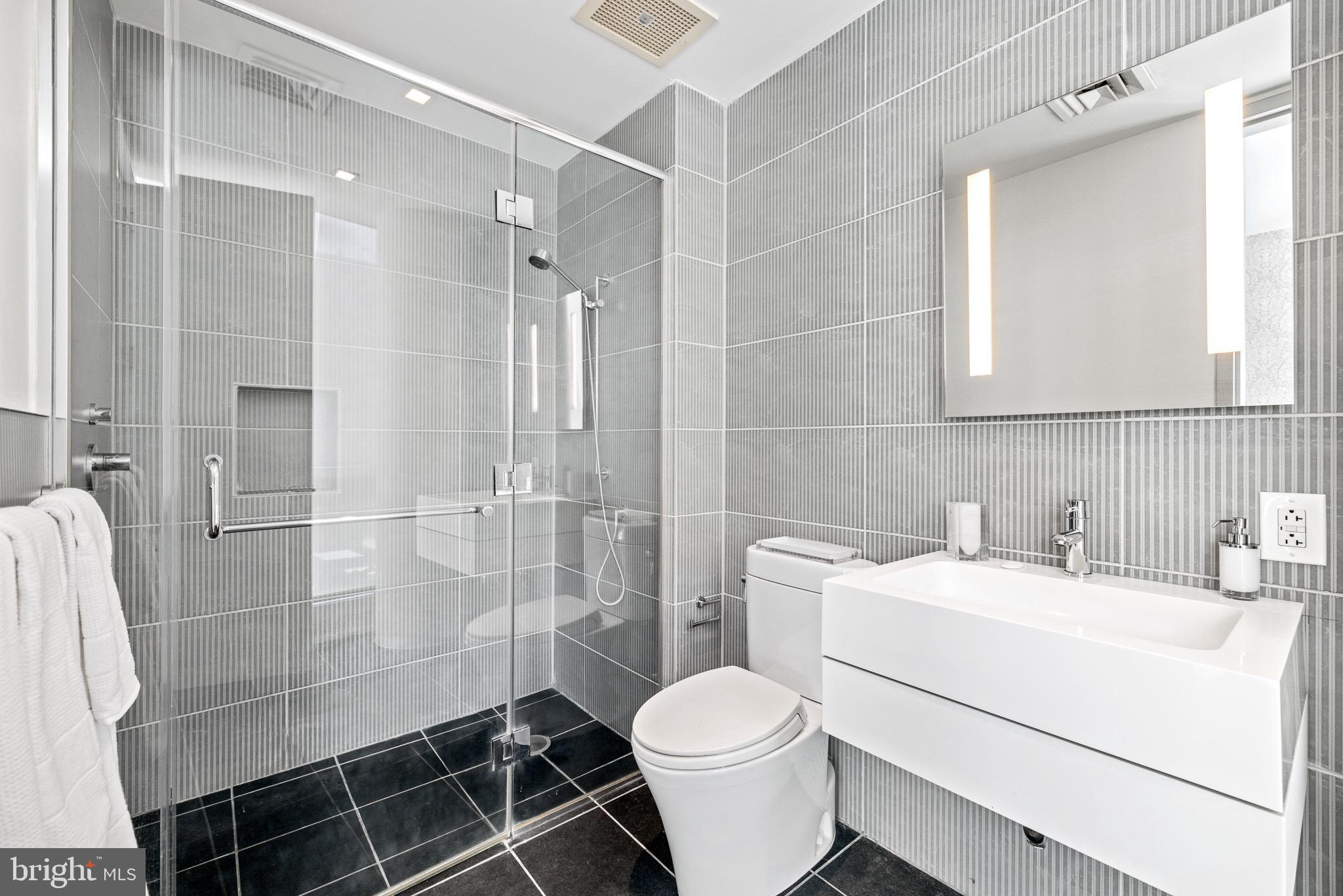 SOCIETY HILL - Residential