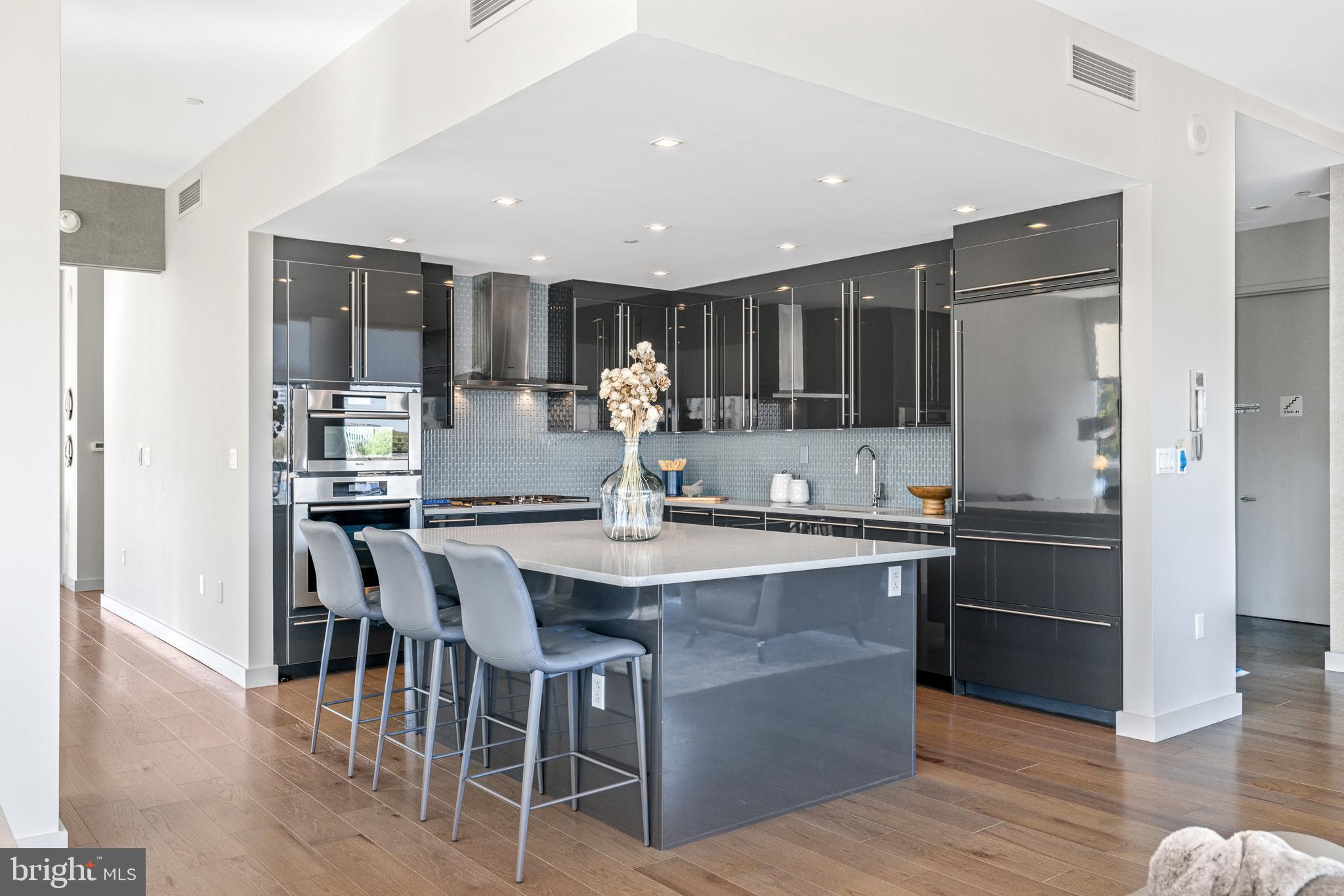 SOCIETY HILL - Residential