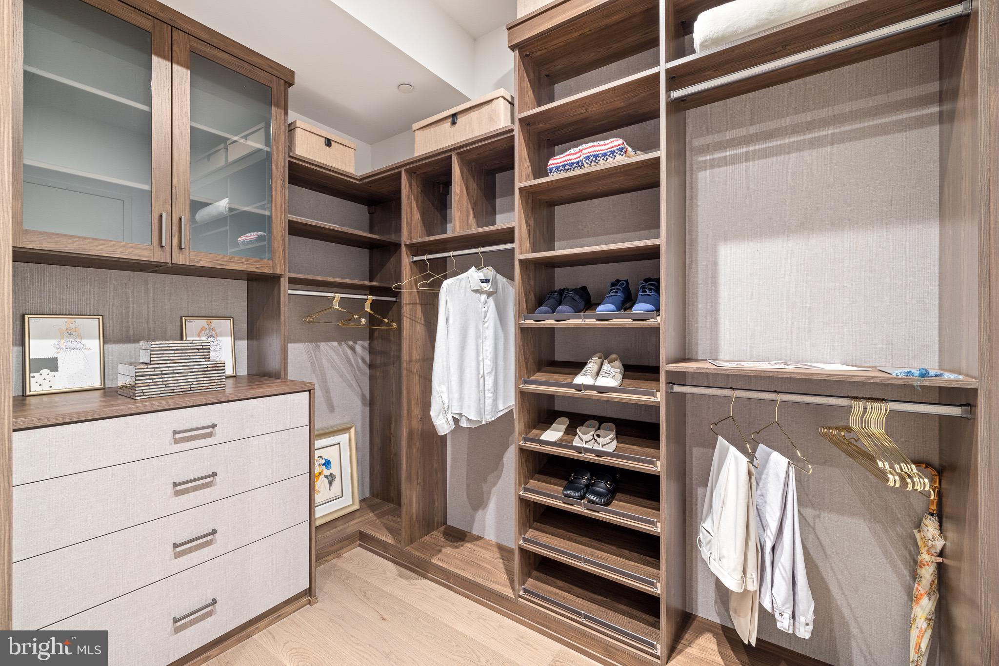 SOCIETY HILL - Residential