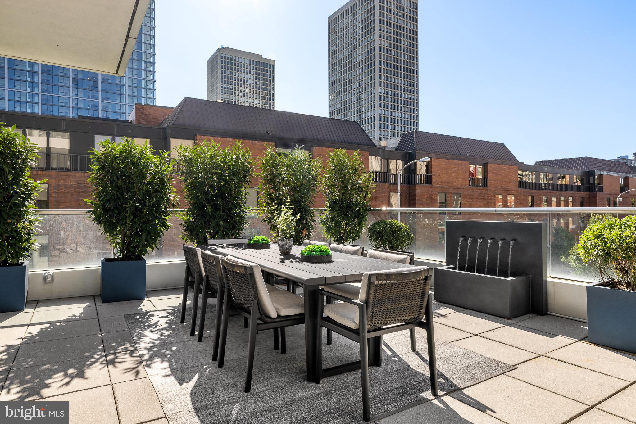 SOCIETY HILL - Residential