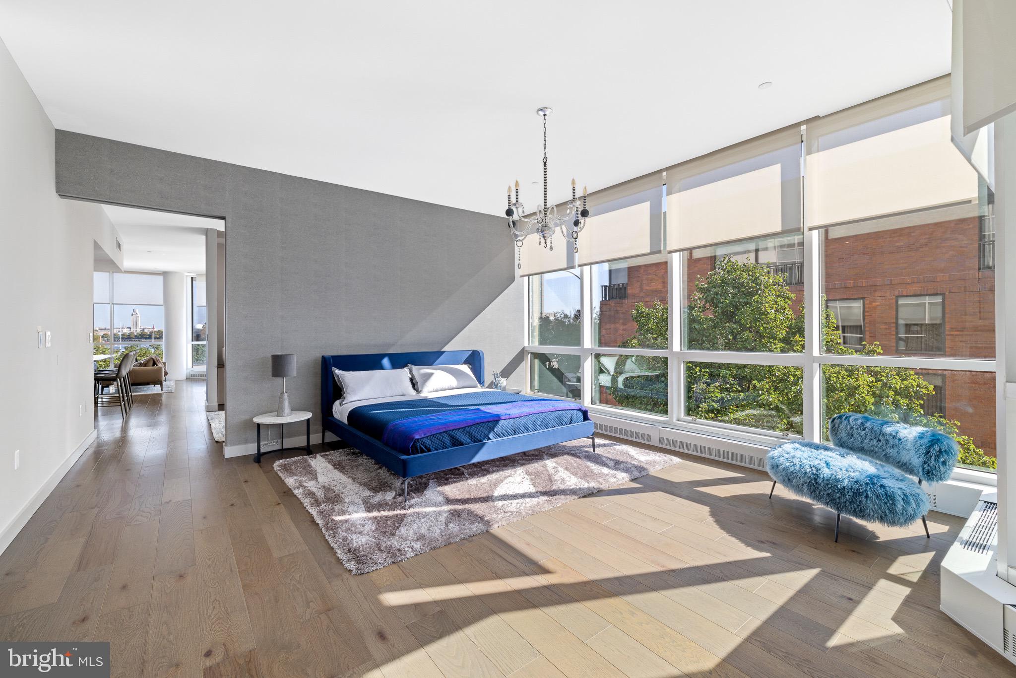 SOCIETY HILL - Residential