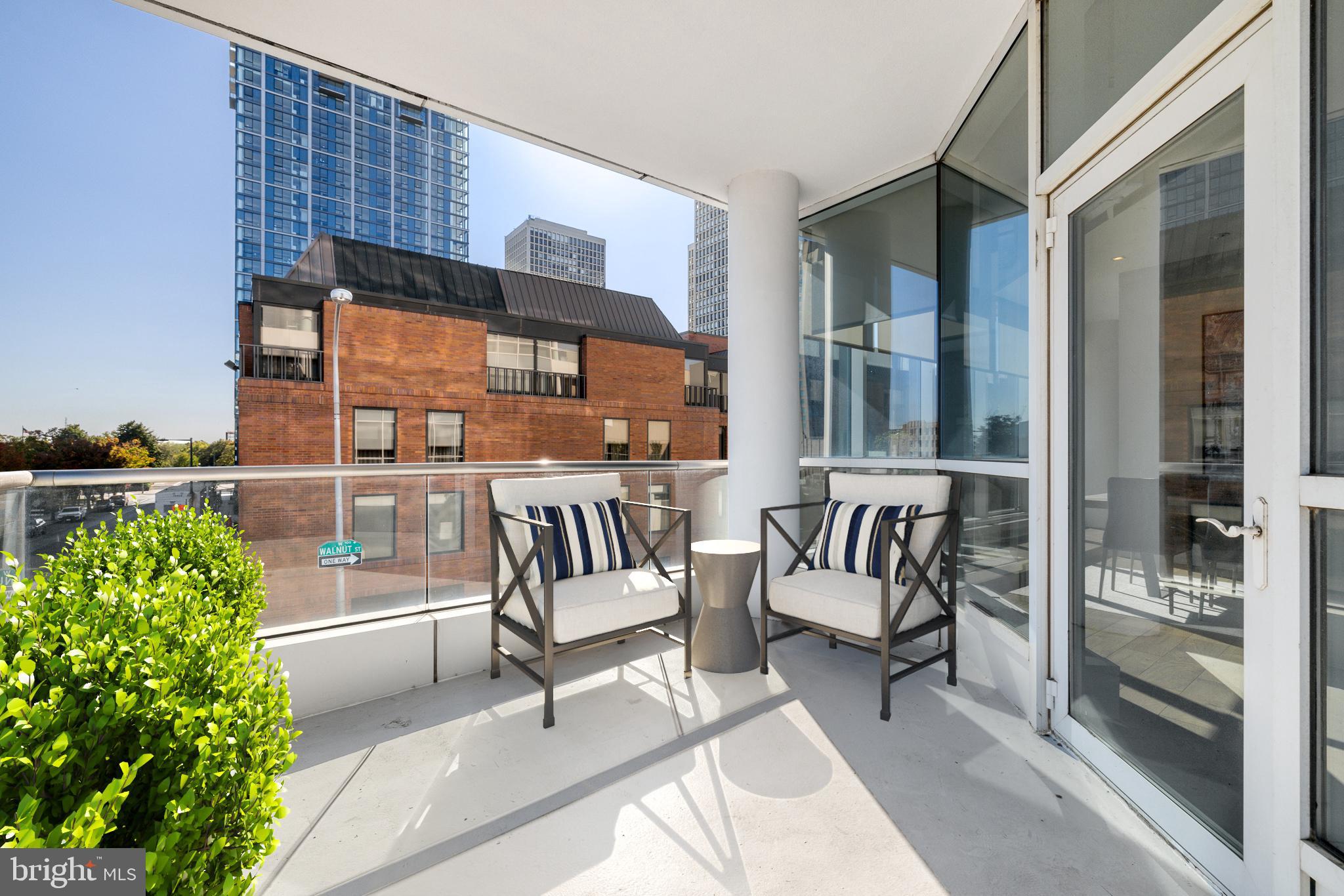 SOCIETY HILL - Residential