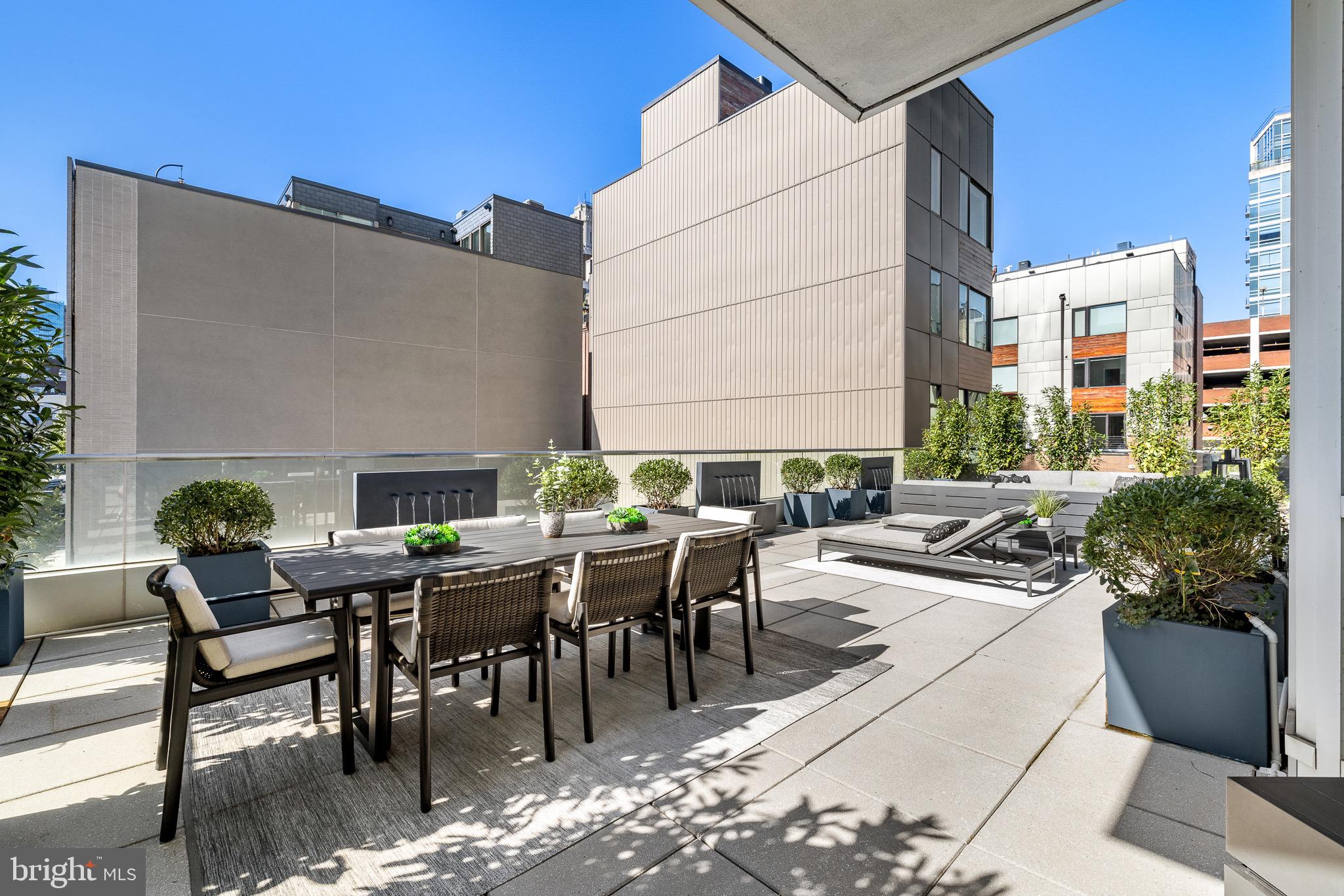 SOCIETY HILL - Residential