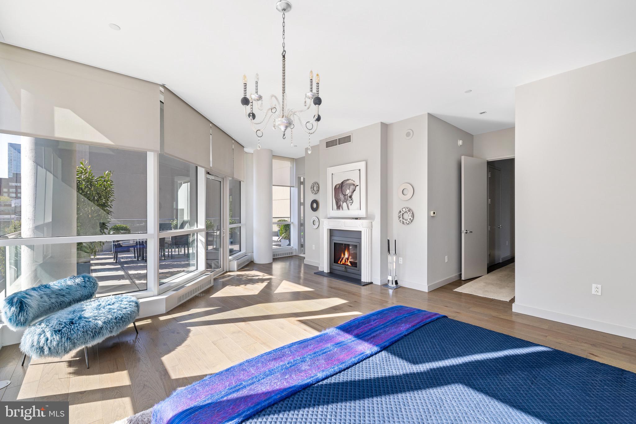 SOCIETY HILL - Residential