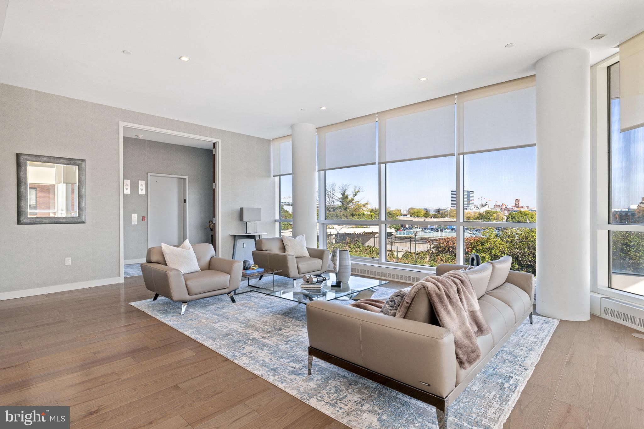 SOCIETY HILL - Residential