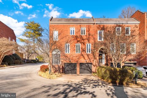 Photo of 3988 Georgetown Court NW, WASHINGTON, DC 20007 (MLS # DCDC2241250)