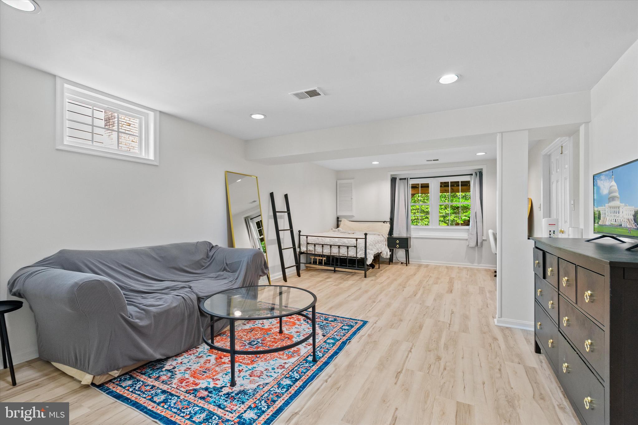 LONG BRANCH - Residential