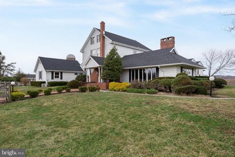 Photo of 53 Arneys Mount Road, PEMBERTON, NJ 08068 (MLS # NJBL2105948)