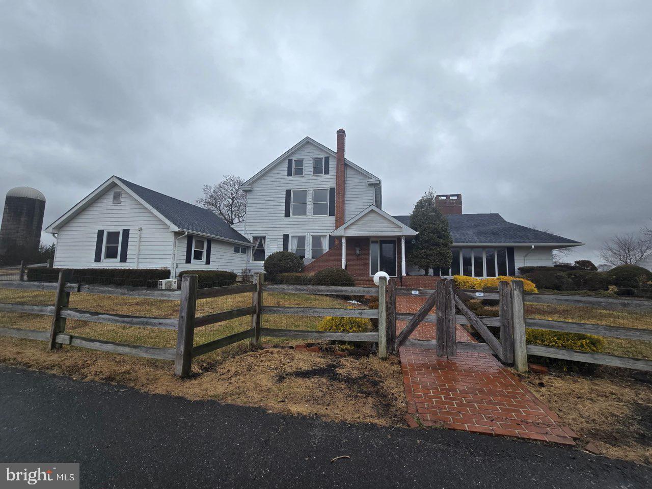 53 ARNEYS MOUNT ROAD