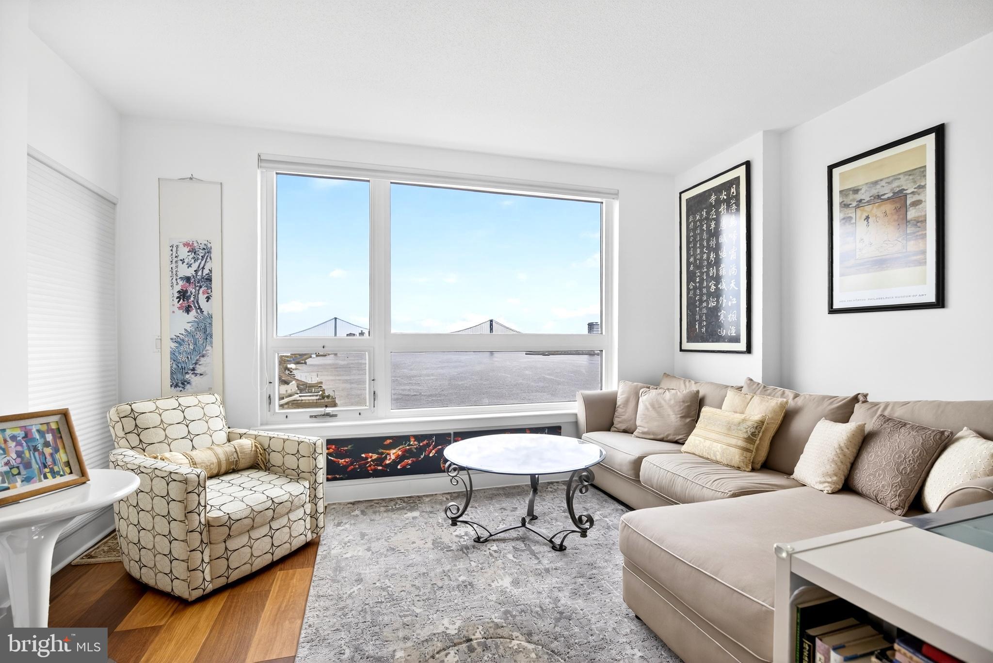 717 S COLUMBUS BOULEVARD 916