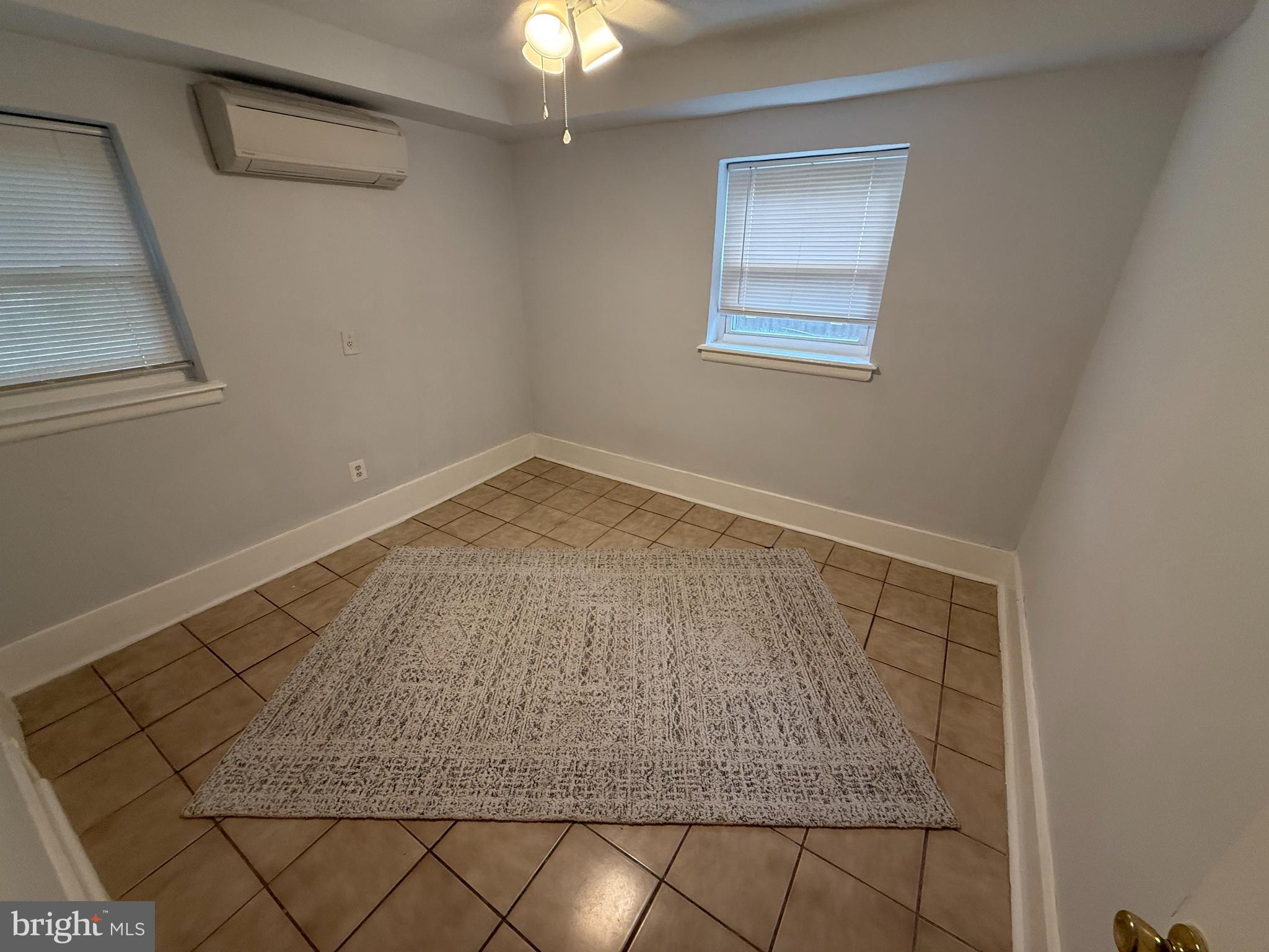 BEVERLY HILLS - Residential Lease