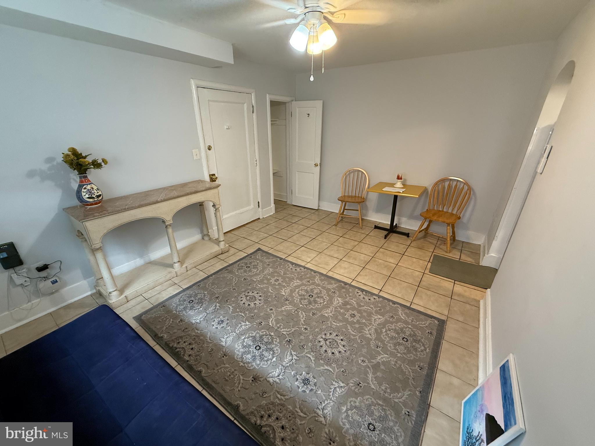 BEVERLY HILLS - Residential Lease