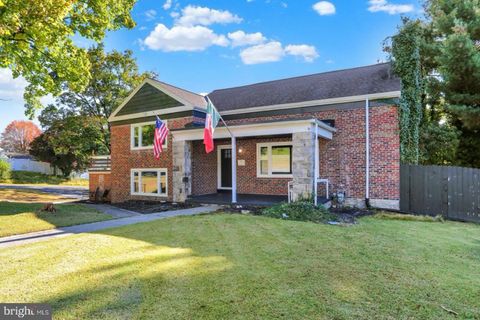 Photo of 923 Carsonia Avenue, READING, PA 19606 (MLS # PABK2064632)