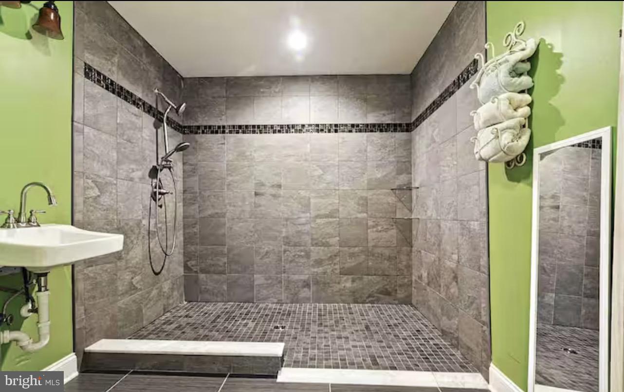 CARRCROFT - Residential