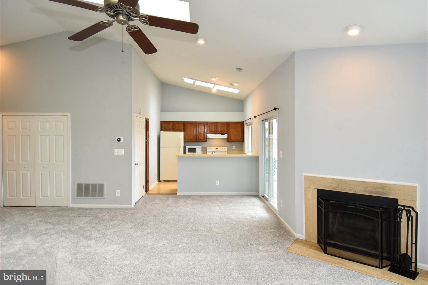 4056 GRAYS POINTE COURT C 4056C