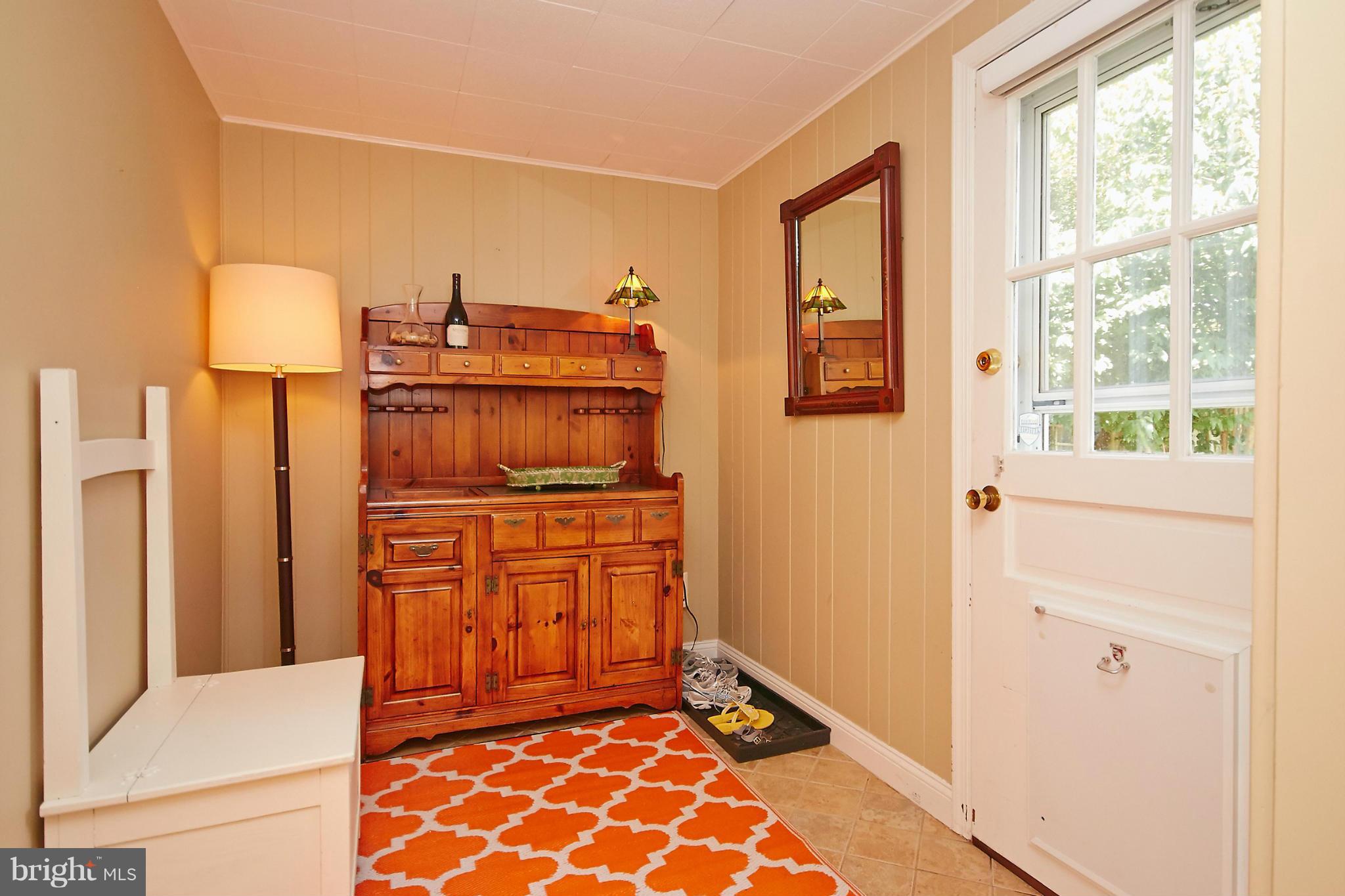 OVER LEE KNOLLS - Residential