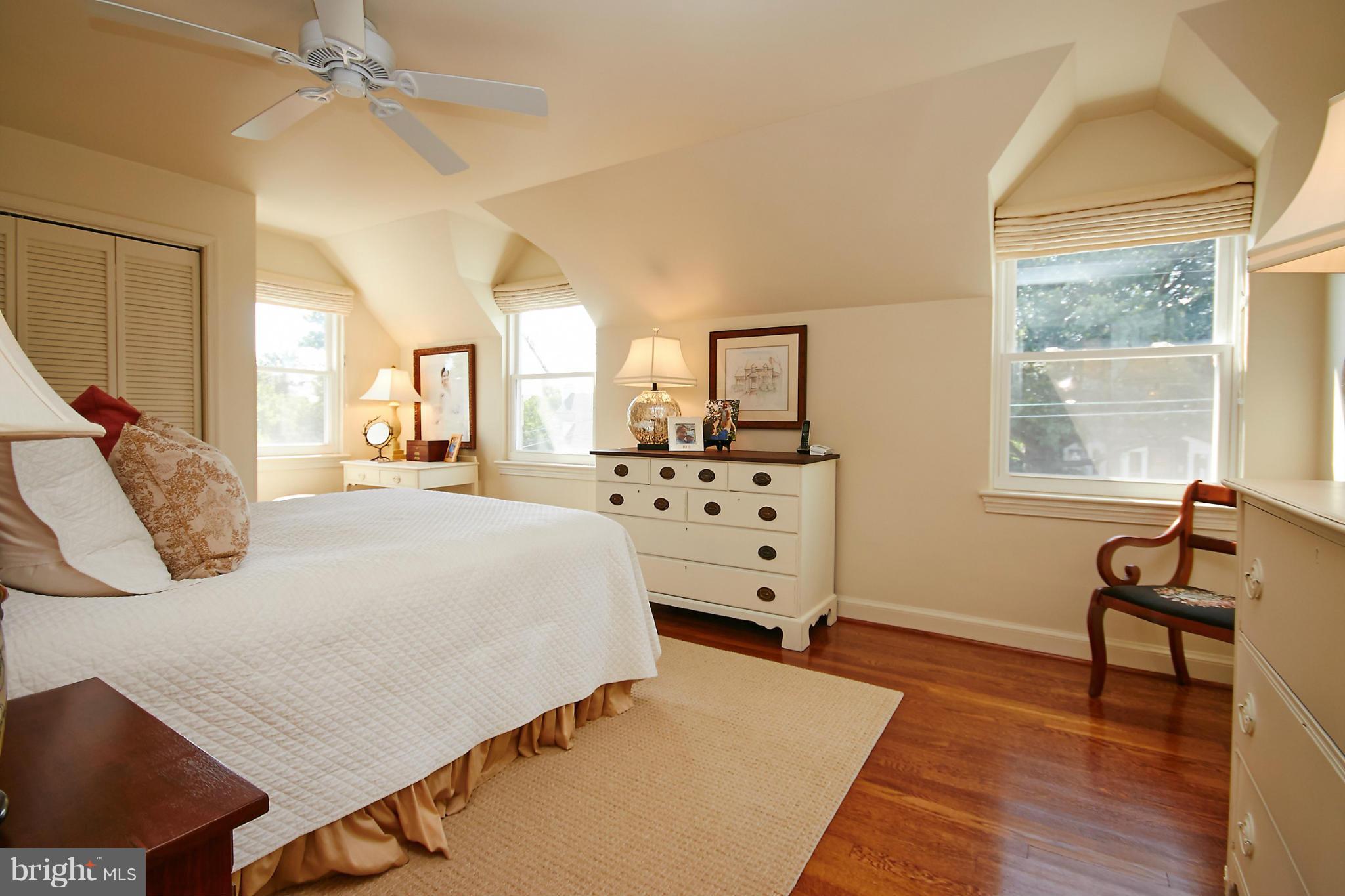 OVER LEE KNOLLS - Residential