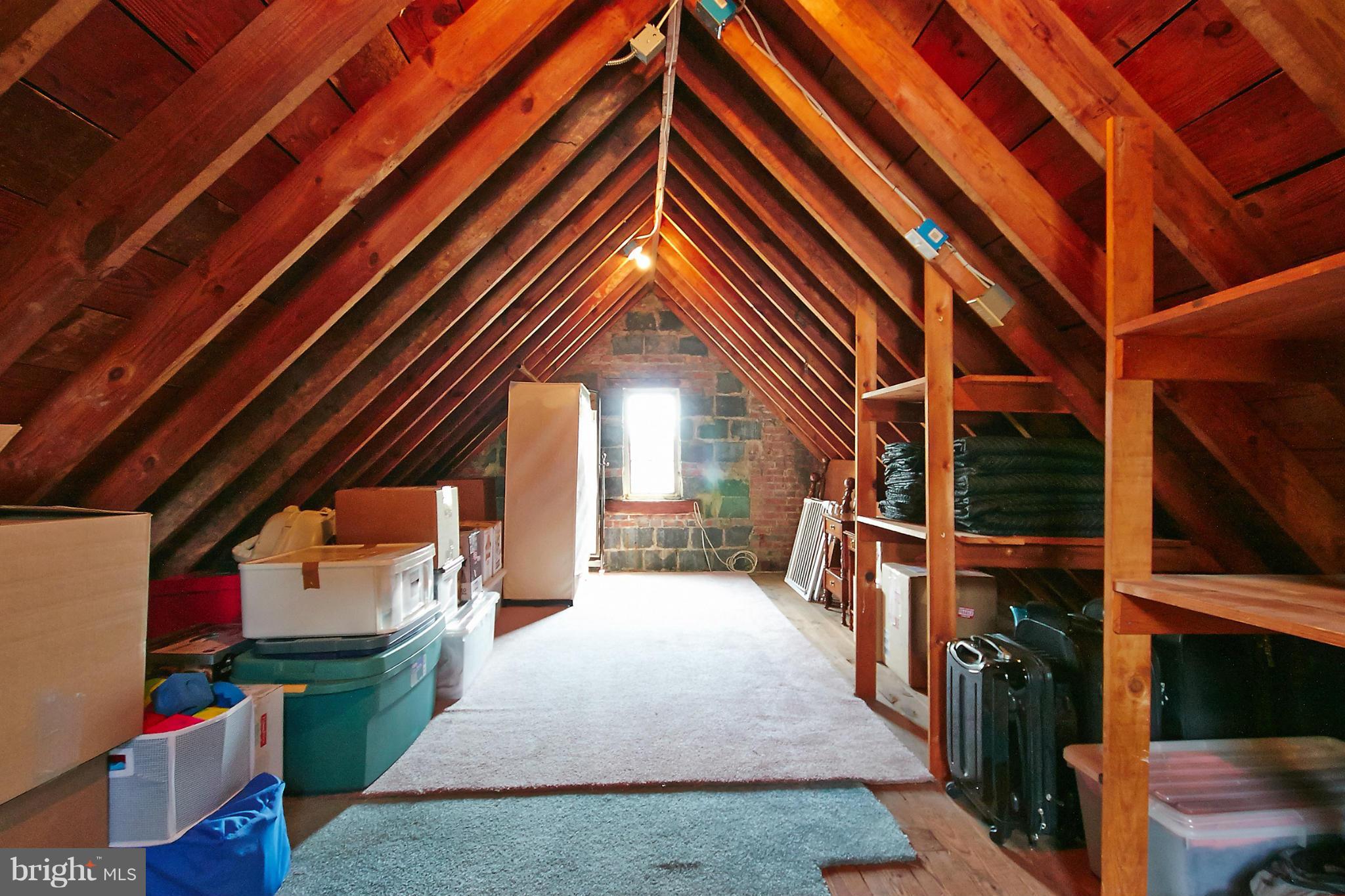 OVER LEE KNOLLS - Residential