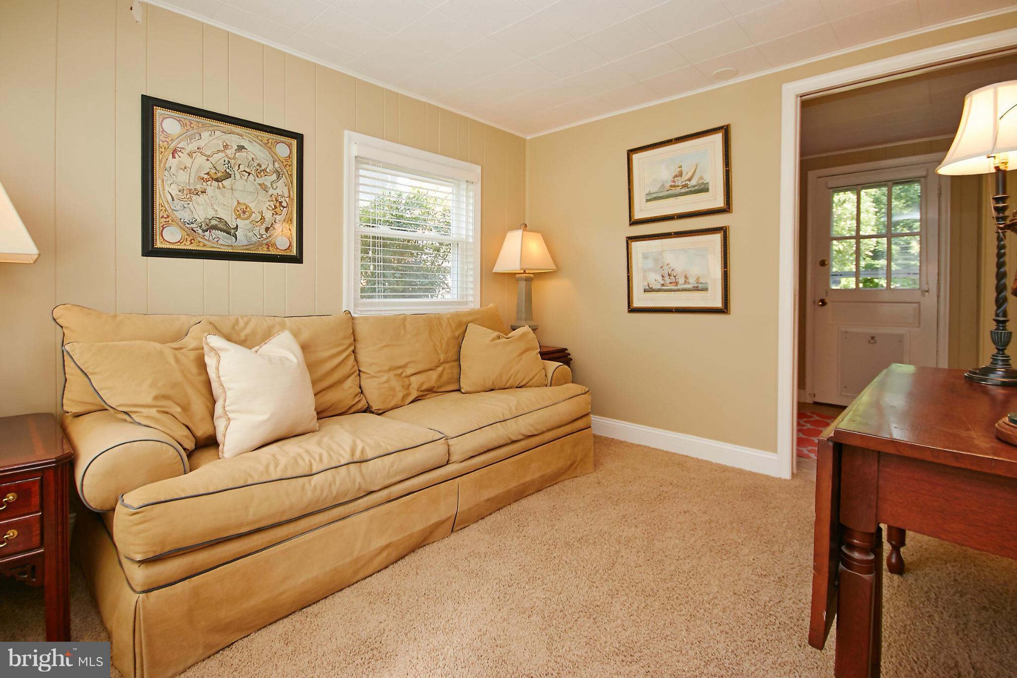 OVER LEE KNOLLS - Residential