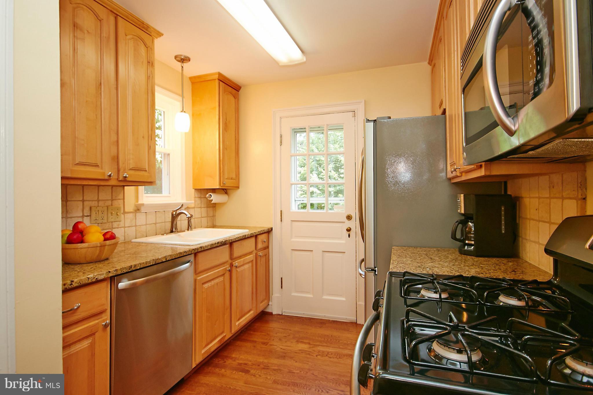 OVER LEE KNOLLS - Residential