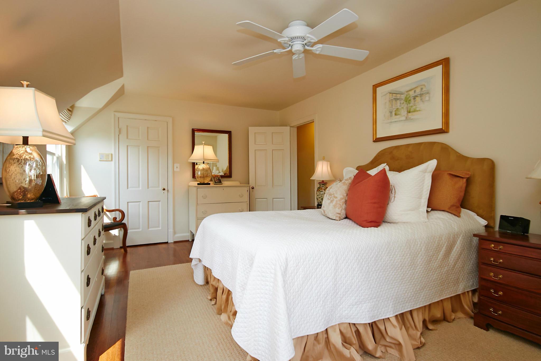 OVER LEE KNOLLS - Residential