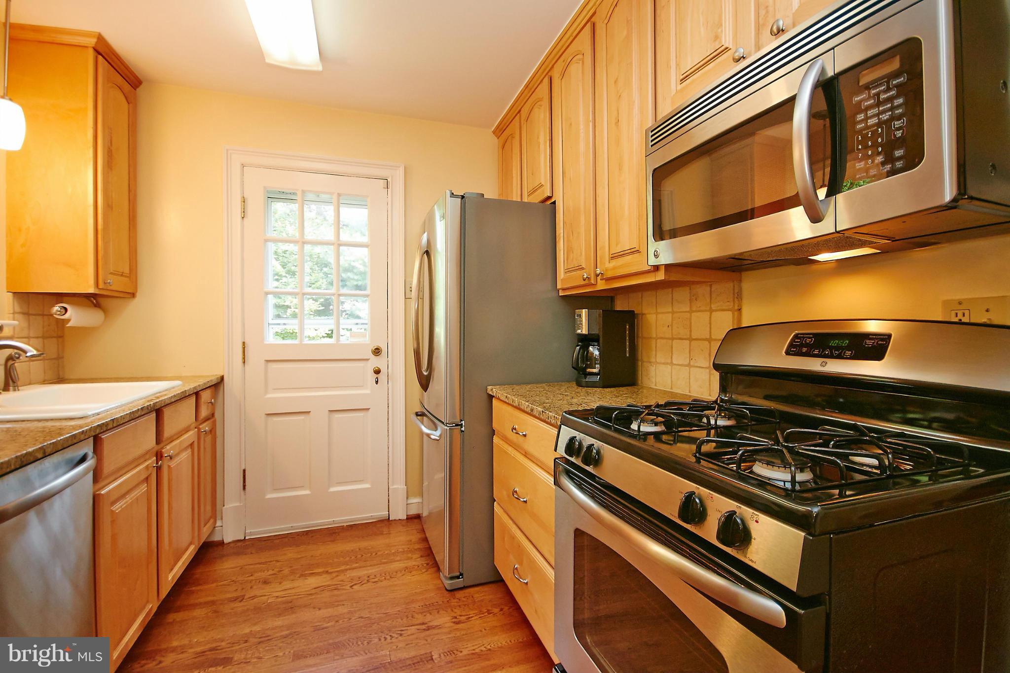 OVER LEE KNOLLS - Residential