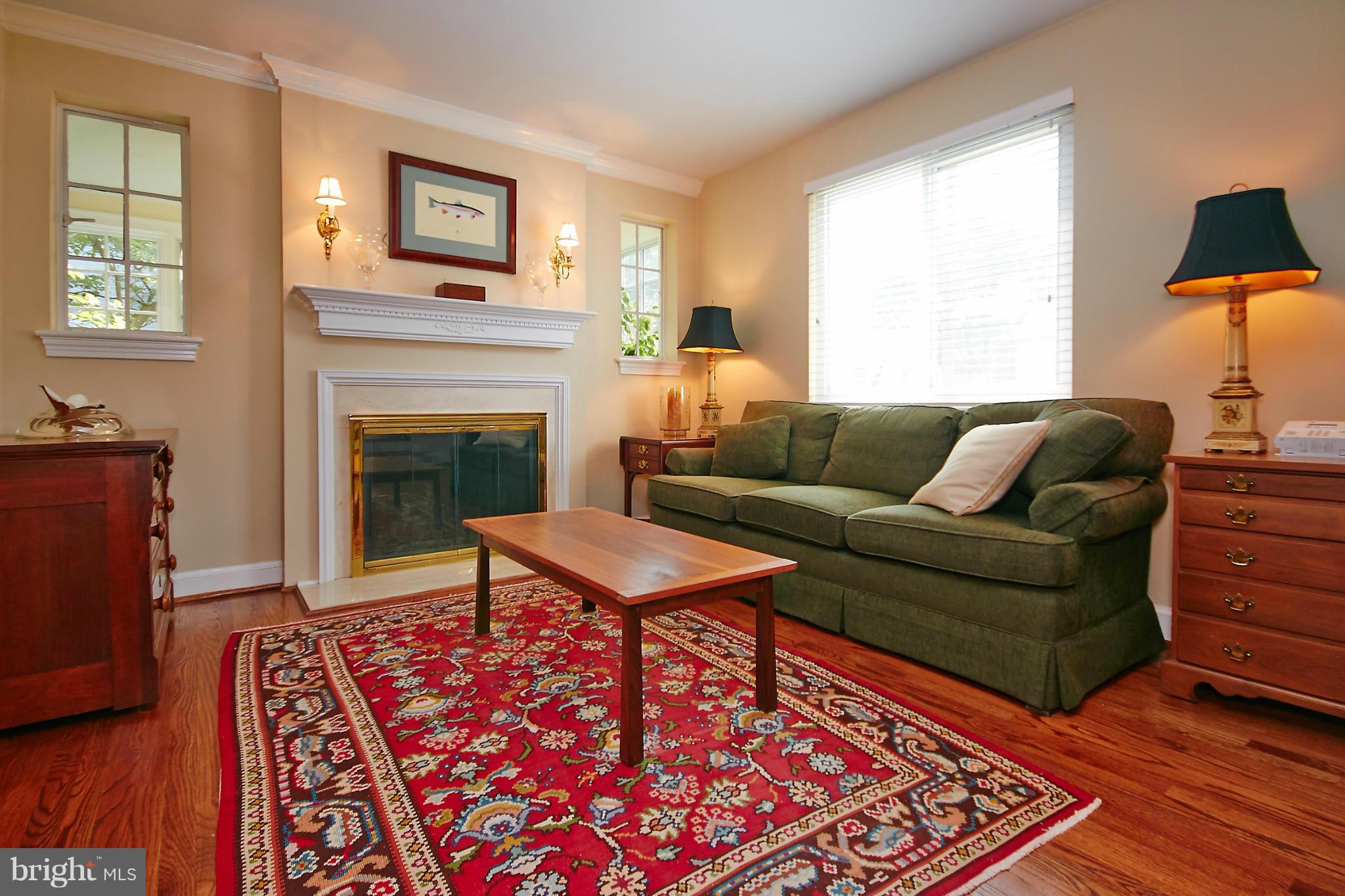 OVER LEE KNOLLS - Residential