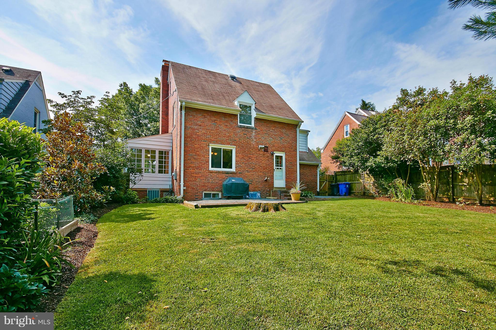 OVER LEE KNOLLS - Residential