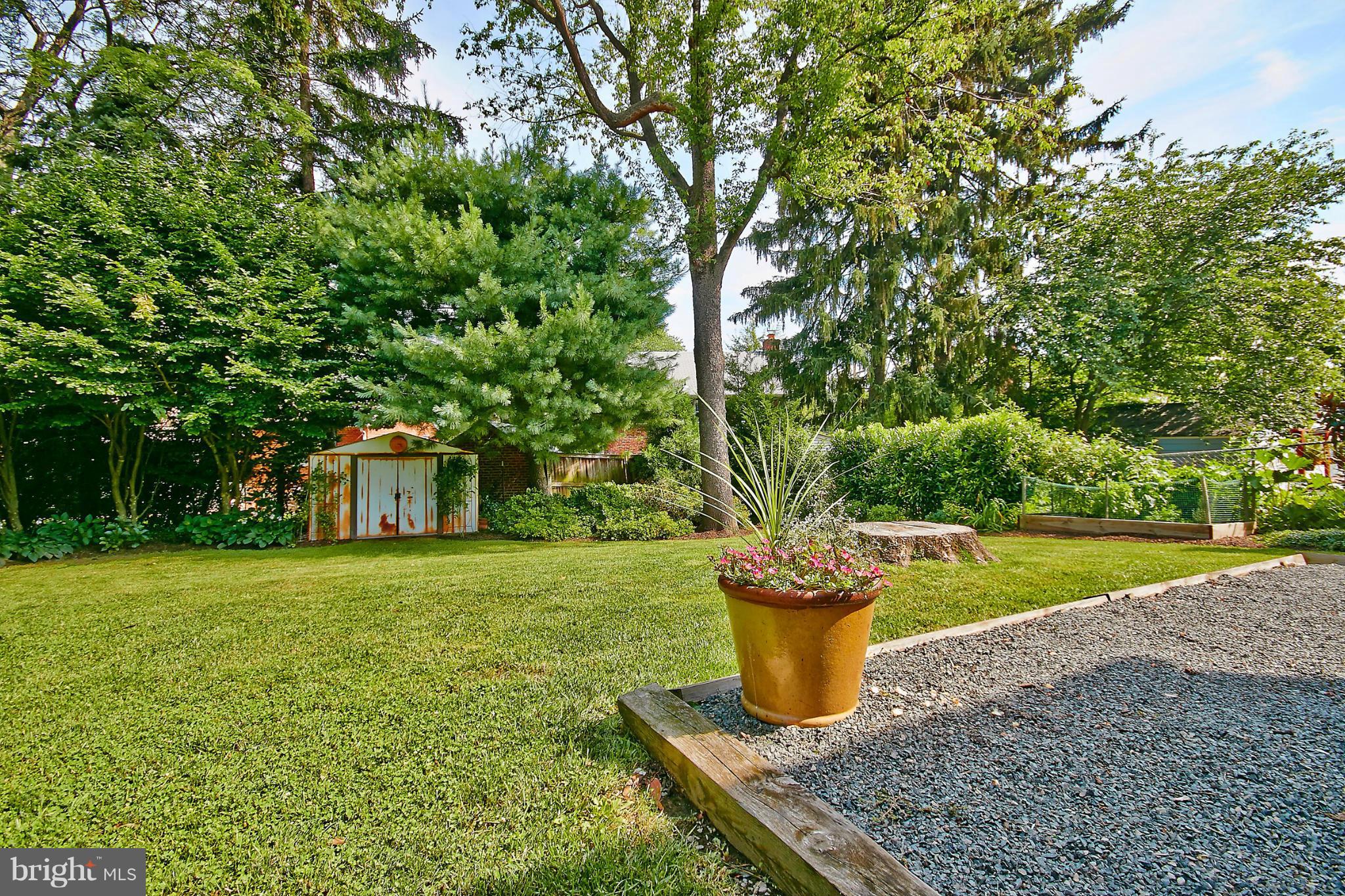 OVER LEE KNOLLS - Residential