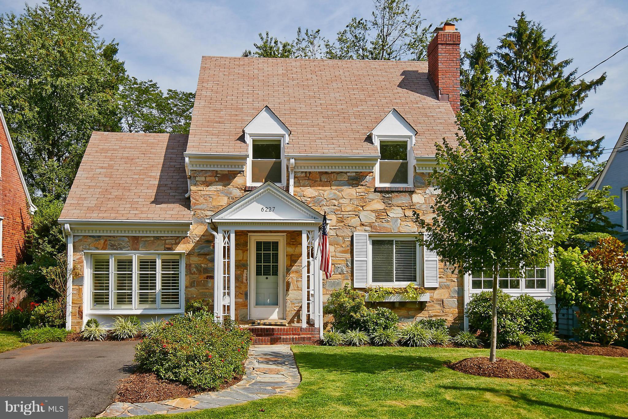 OVER LEE KNOLLS - Residential