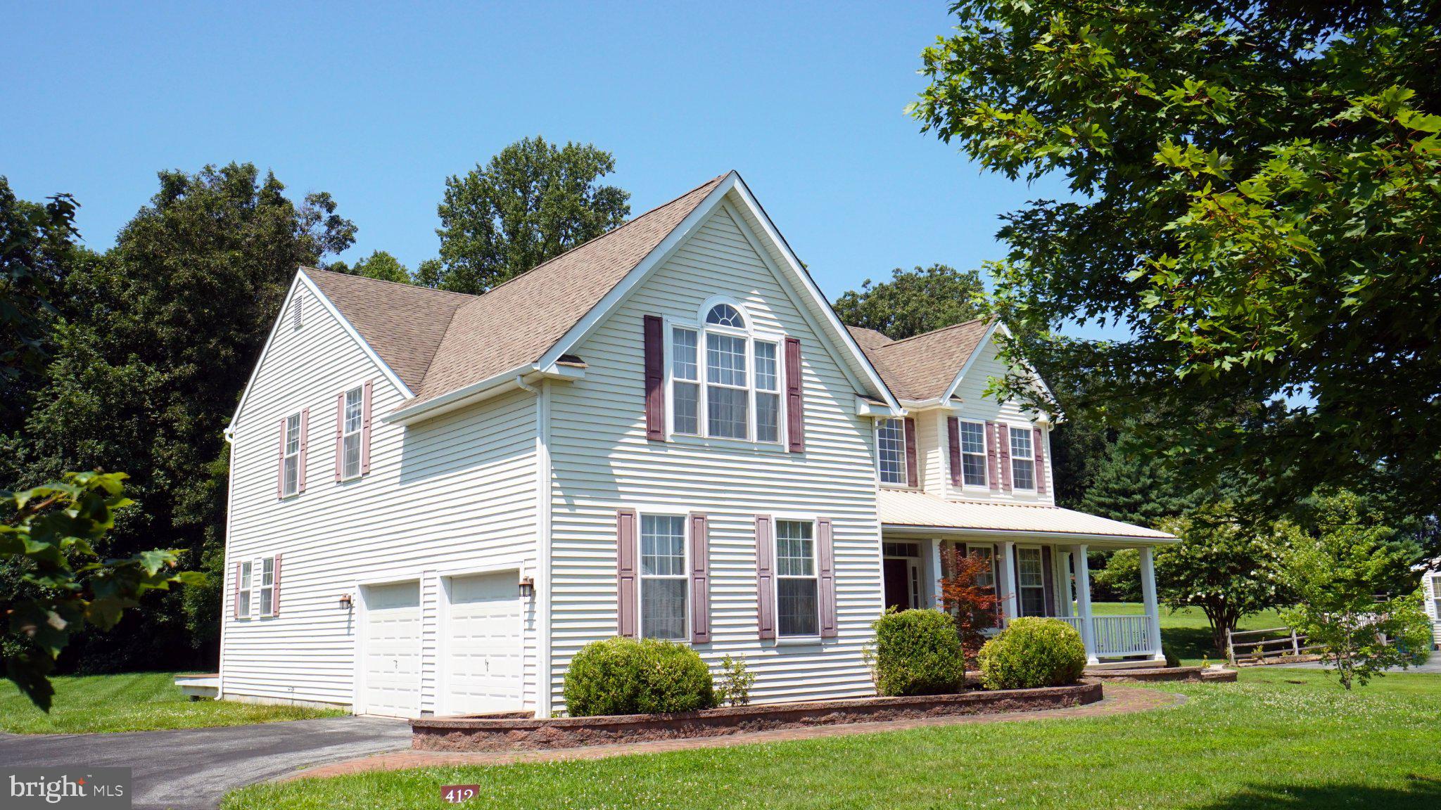 412 BUTTONWOOD LANE