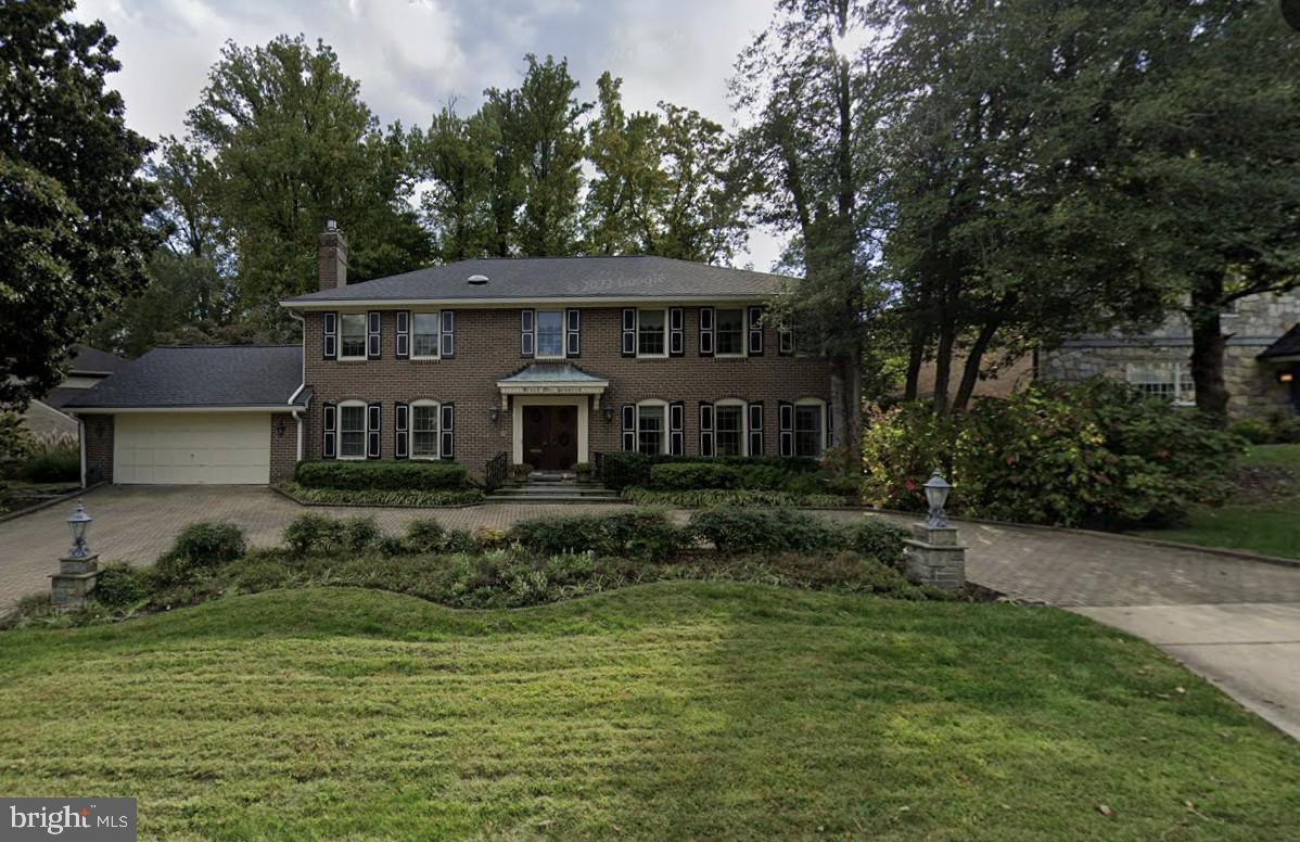 Beautiful house with 5 bedrooms and 3.5 bath. Gourmet kitchen overlooking the pool. Corner house in the Whitman School district. Tenant to pay renter's insurance. Tenant responsible for utilities. lawn maintenance and pool maintenance. Available June 15th.