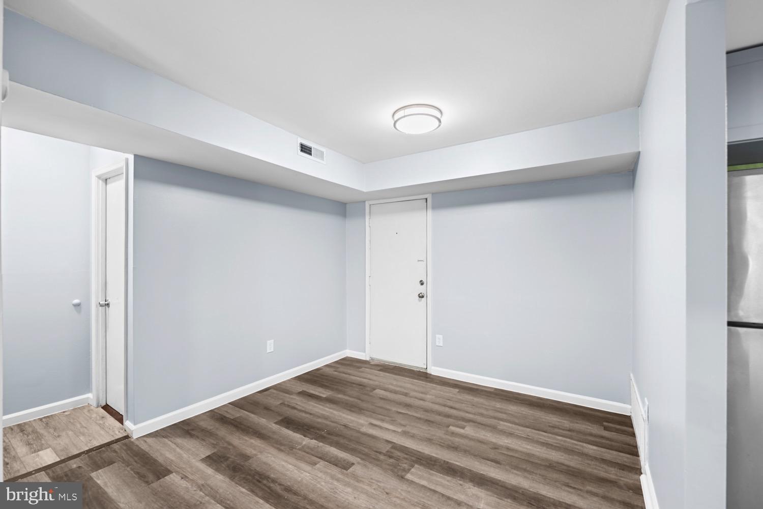 HOLLY HILL CONDOMINIUMS - Residential Lease