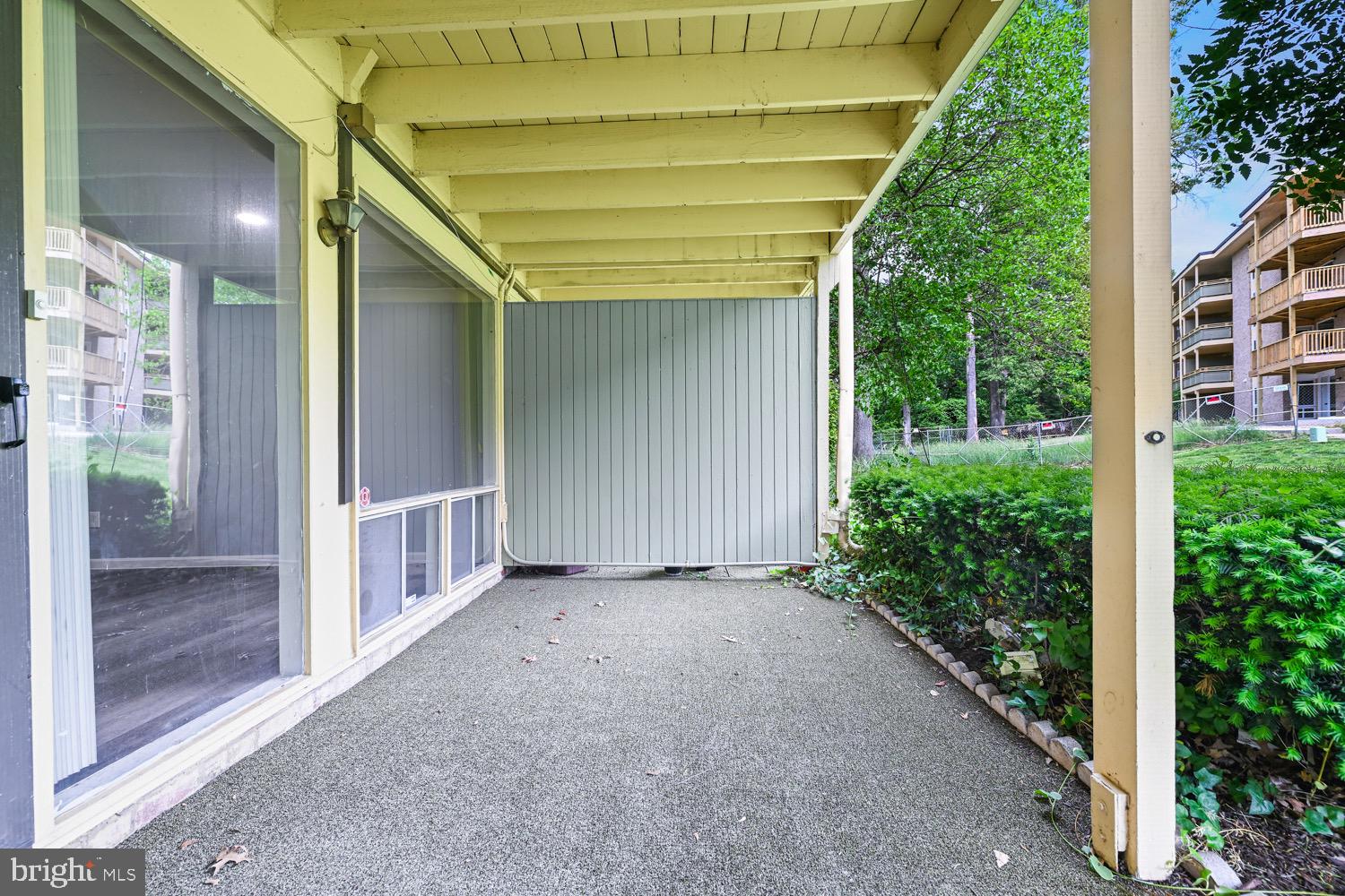 HOLLY HILL CONDOMINIUMS - Residential Lease