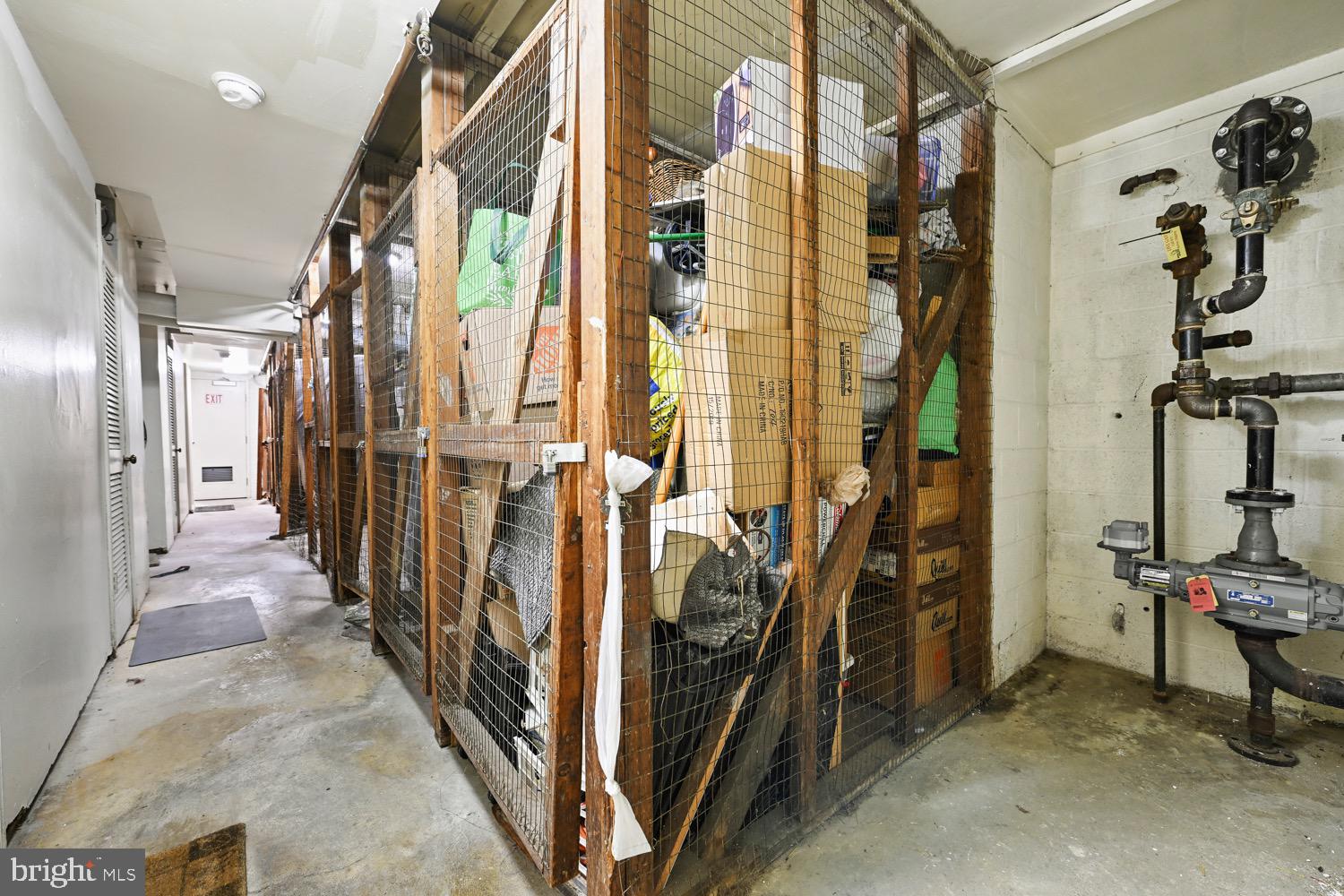 HOLLY HILL CONDOMINIUMS - Residential Lease