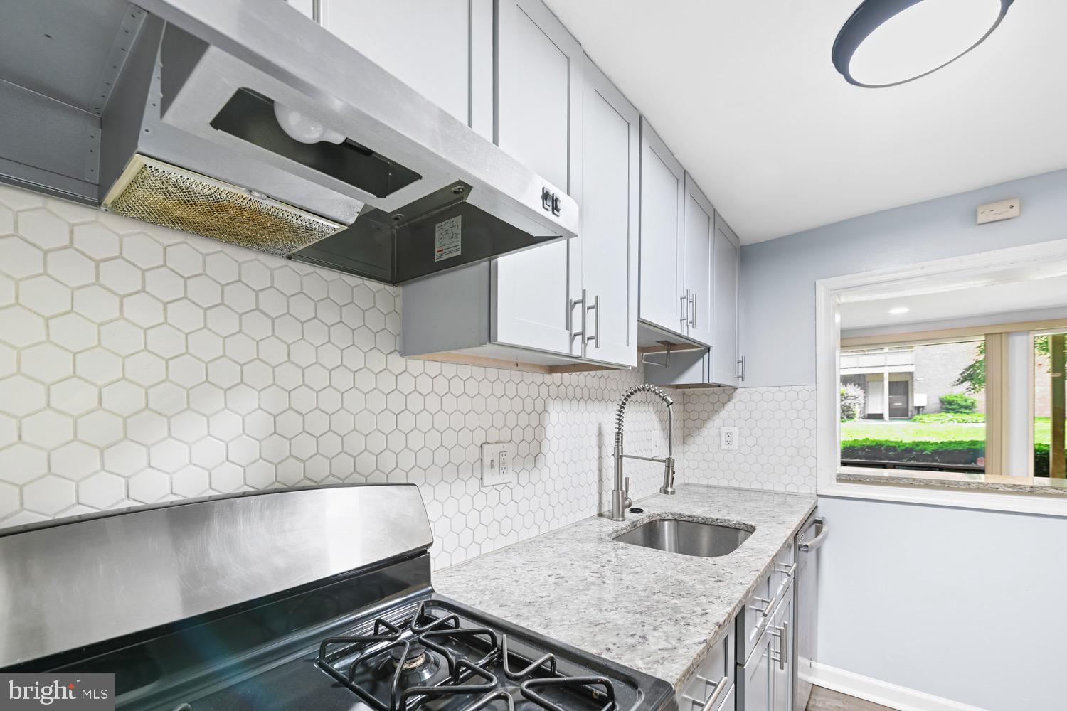 HOLLY HILL CONDOMINIUMS - Residential Lease