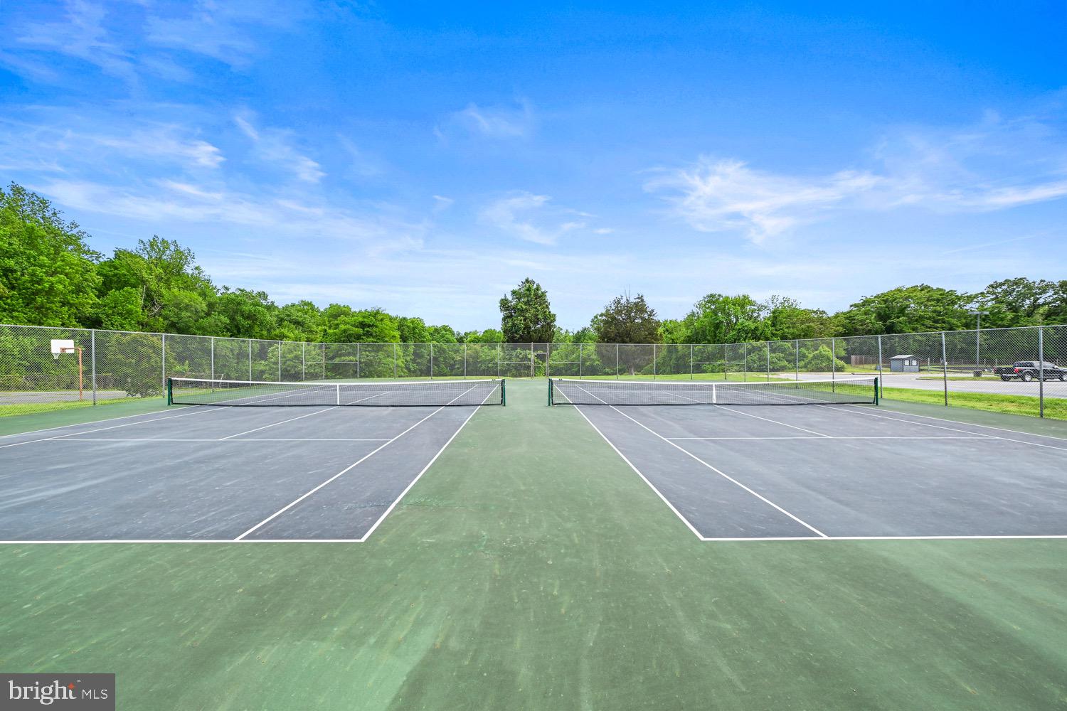 HOLLY HILL CONDOMINIUMS - Residential Lease