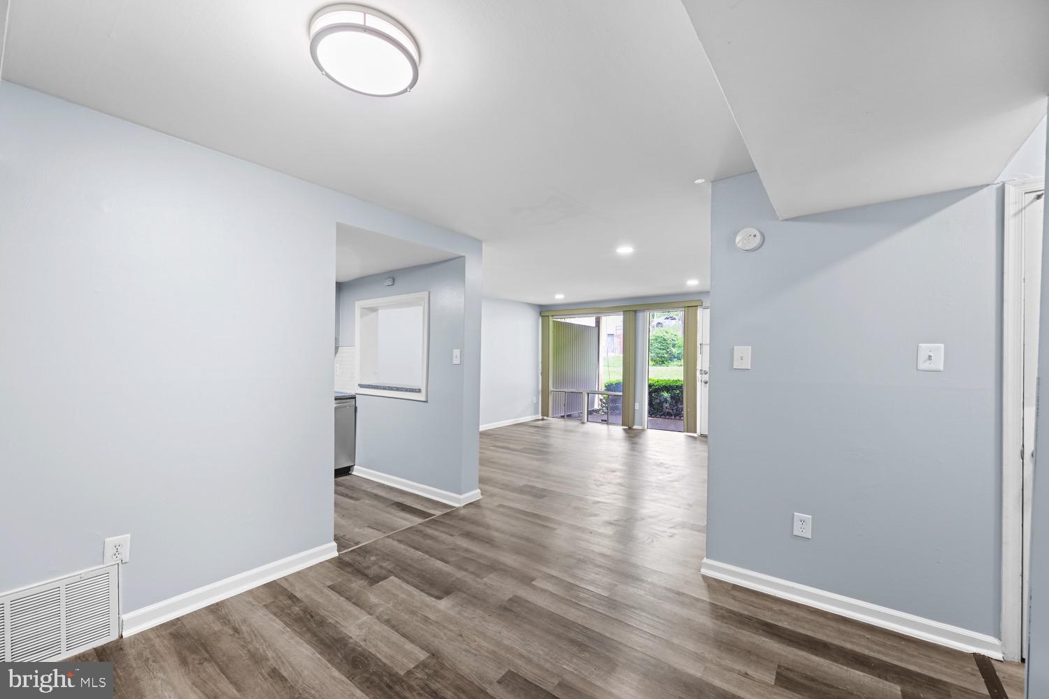 HOLLY HILL CONDOMINIUMS - Residential Lease