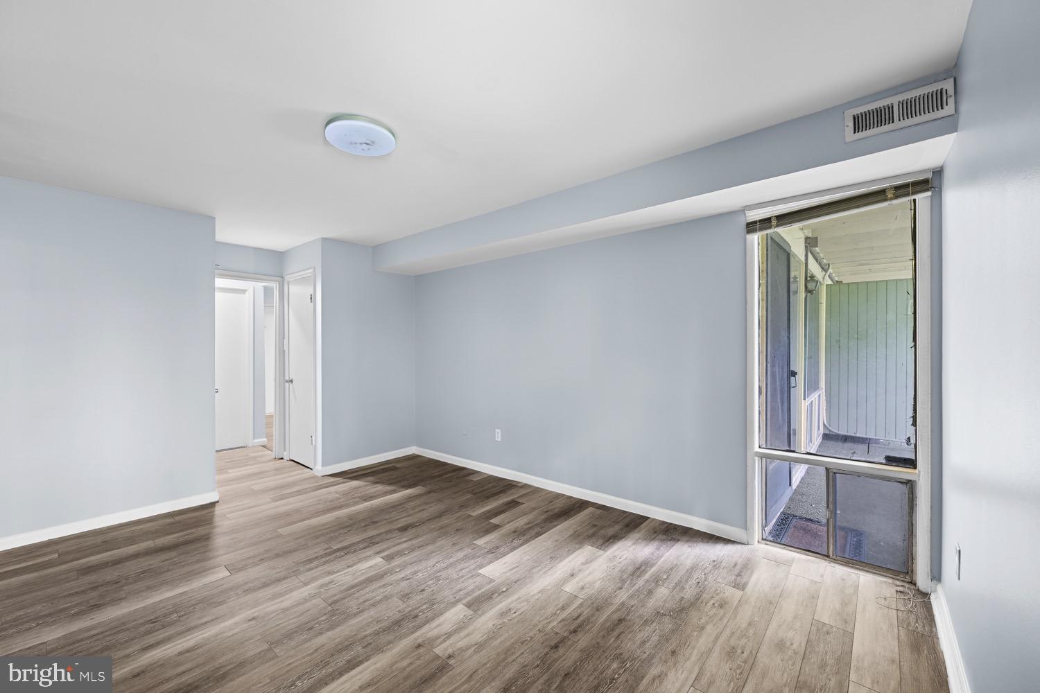 HOLLY HILL CONDOMINIUMS - Residential Lease