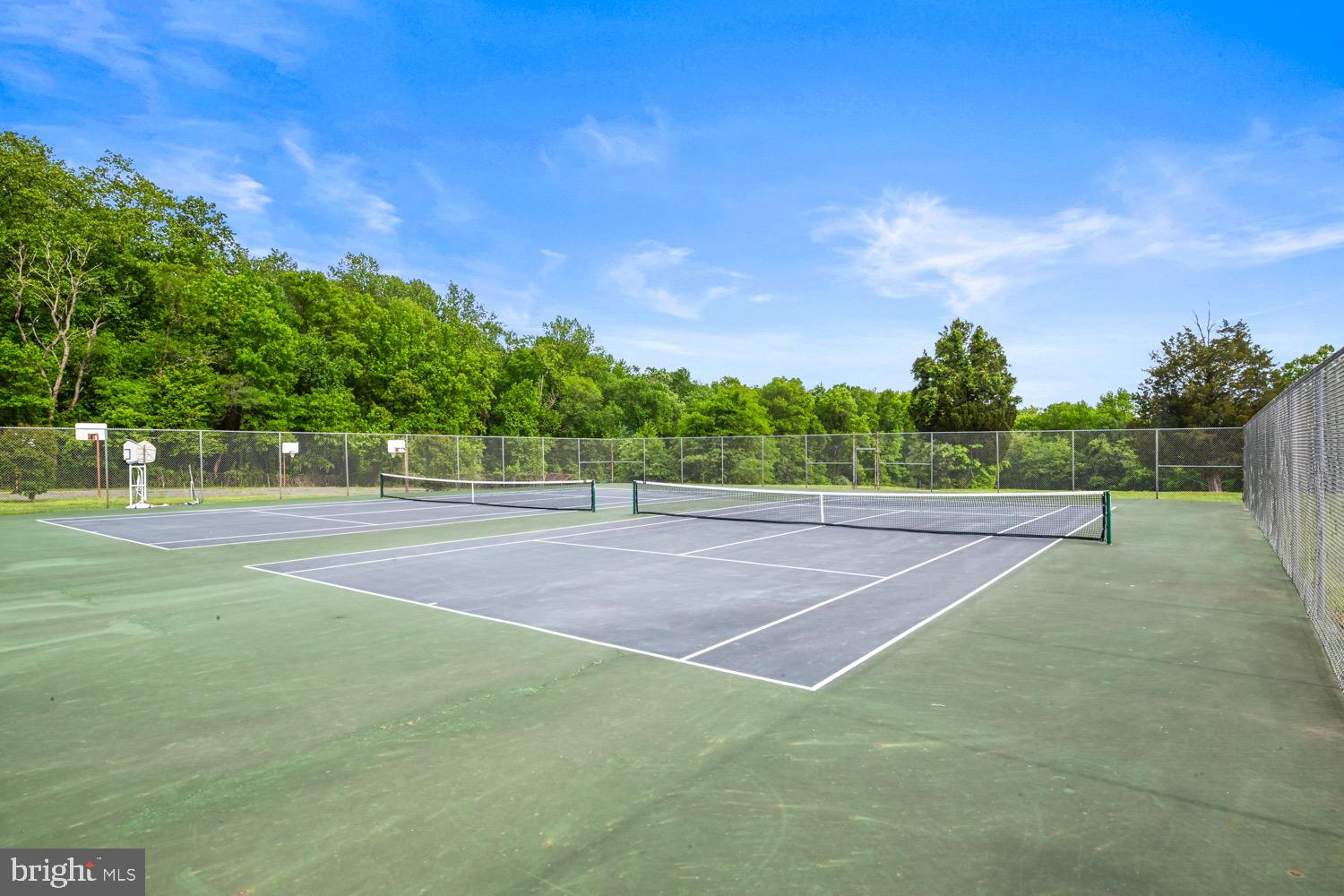 HOLLY HILL CONDOMINIUMS - Residential Lease