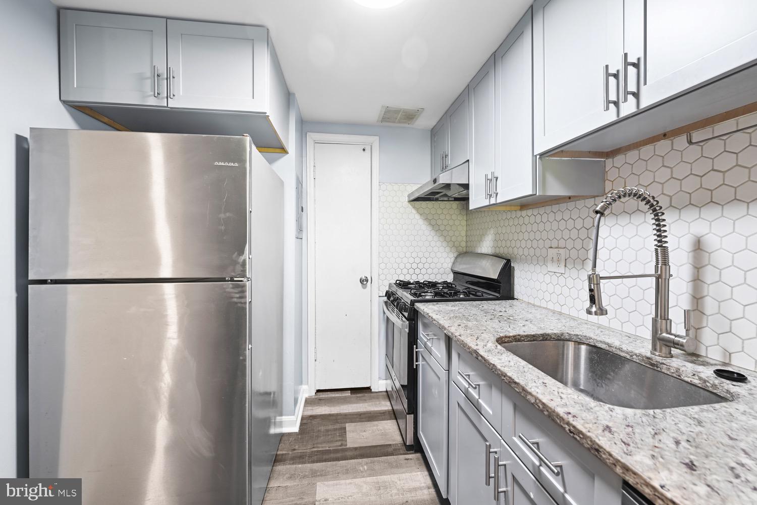 HOLLY HILL CONDOMINIUMS - Residential Lease